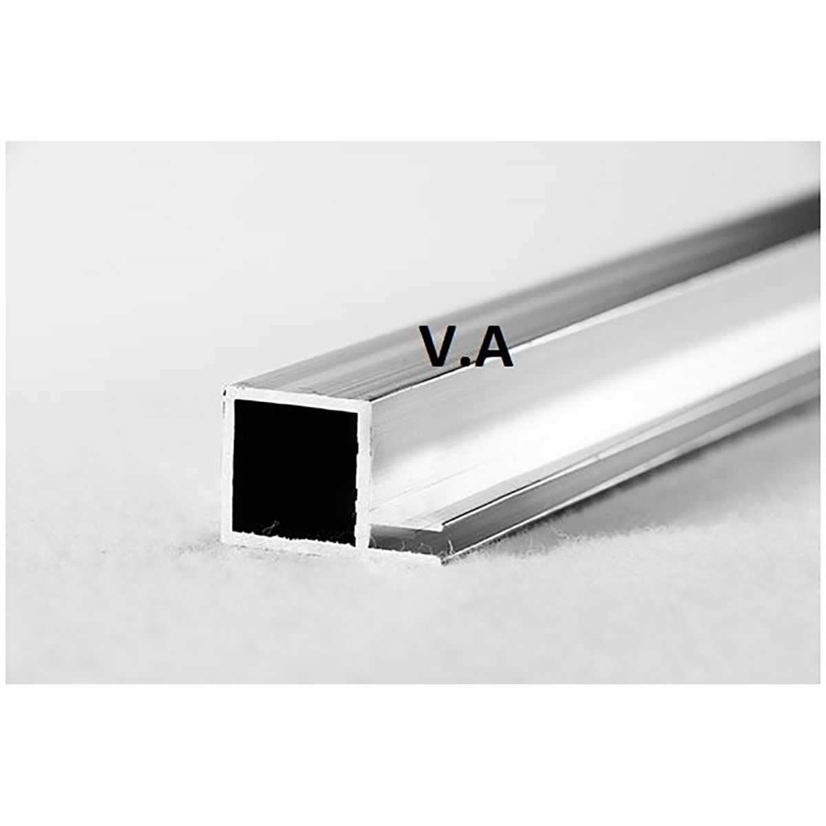 Tube aluminium carré rainuré - 20mm x 20mm - Jonction 1 plat - Long: 1m